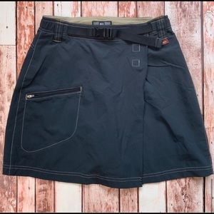 REI nylon Mohave belted black skort UPF 30 size 2
